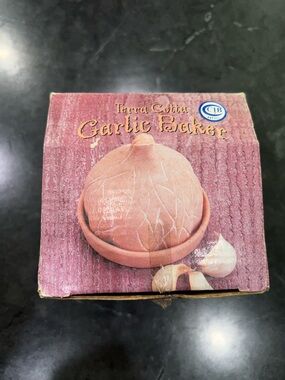Terra Cotta Garlic Baker - Natural Terra Cotta